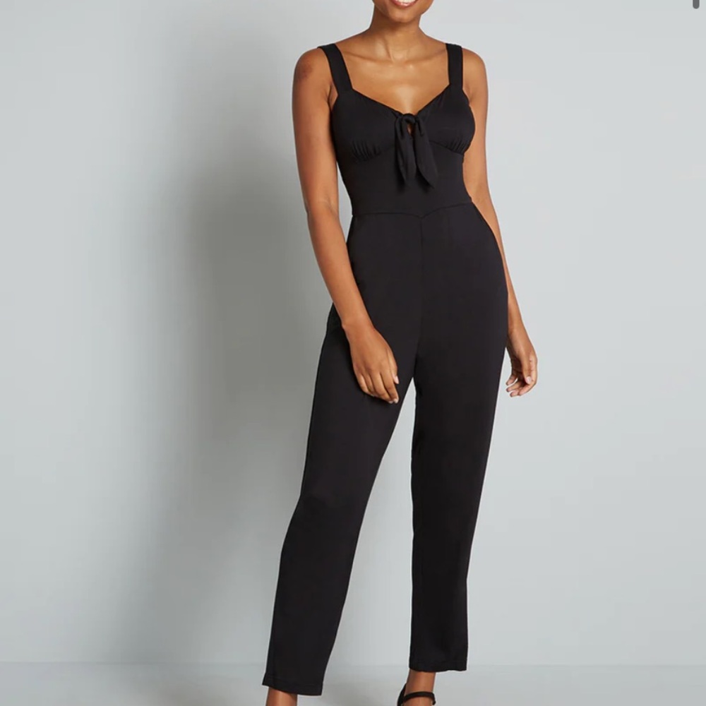NEW ModCloth Snazzy and Snappy Front-Tie Jumpsuit Black Medium